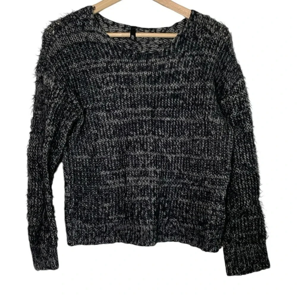 Elan Women's Medium Chunky Sweater Black Gray Marled Fuzzy Round Neck Whimsy